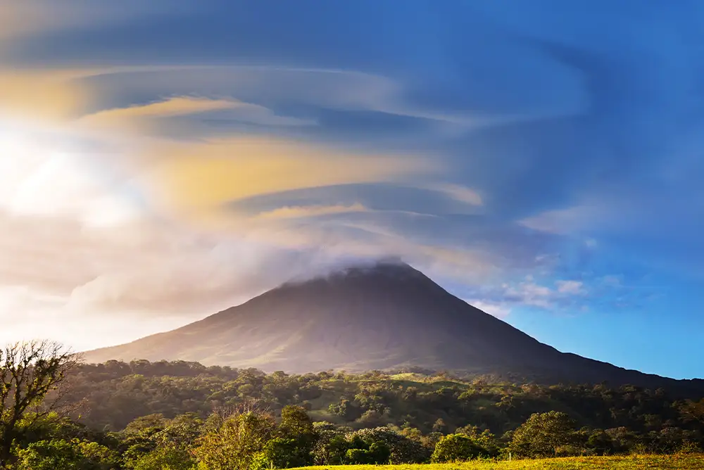 La Fortuna vs Manuel Antonio: Cómo elegir el mejor para tu viaje 1 arenal volcano 2025 01 09 02 27 59 utc